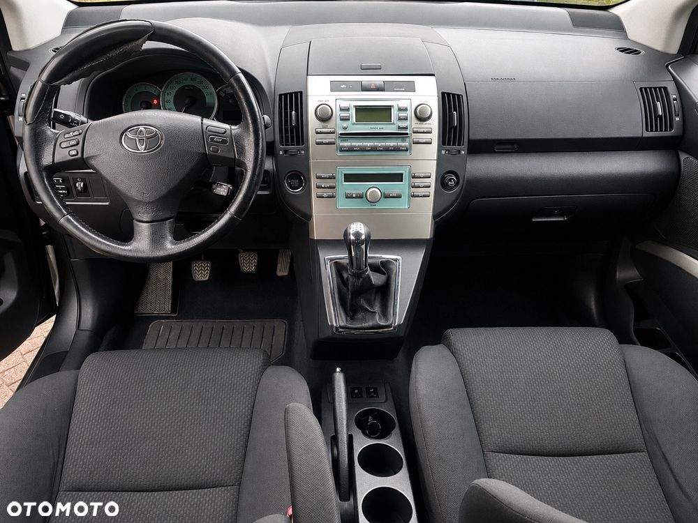 Toyota Corolla Verso 2.0 D-4D Prestige 7os - 5