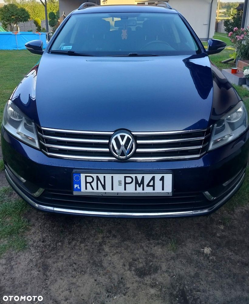 Volkswagen Passat - 1