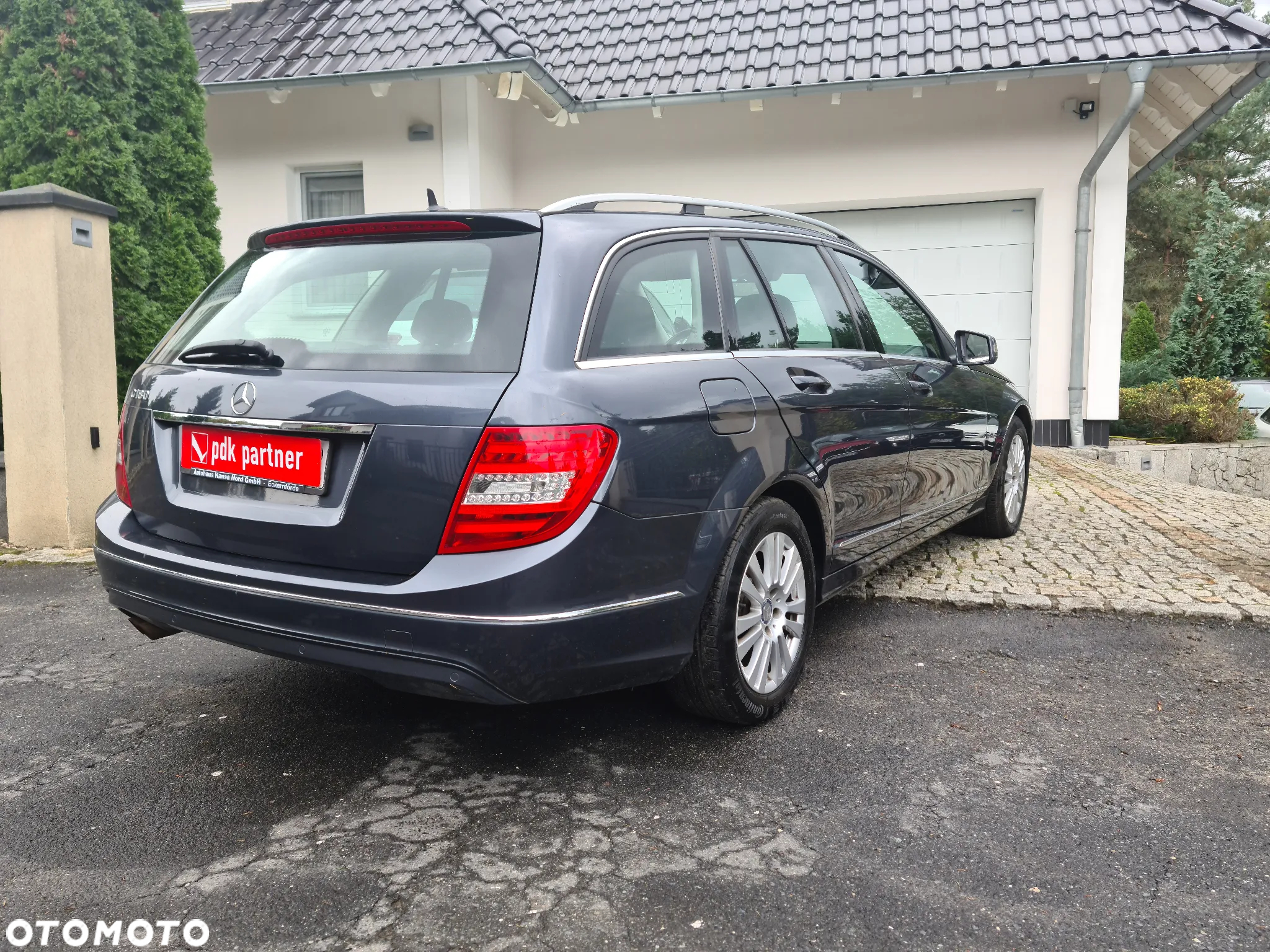 Mercedes-Benz Klasa C 180 CGI BlueEff Elegance - 21