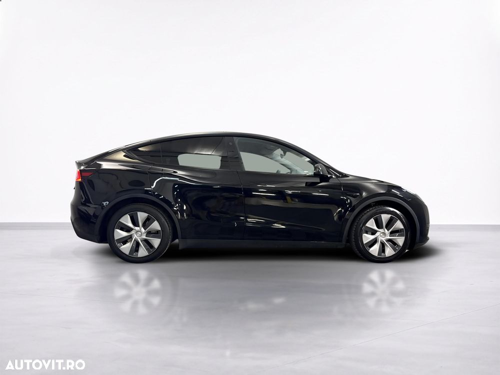 Tesla Model Y RWD - 7