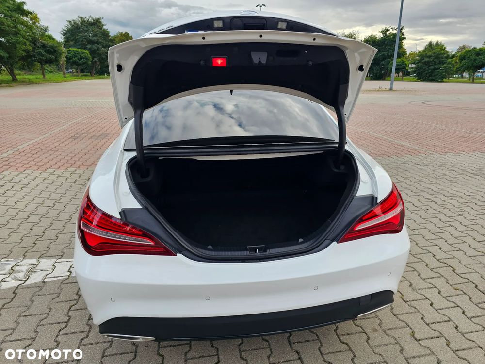 Mercedes-Benz CLA 200 7G-DCT - 9