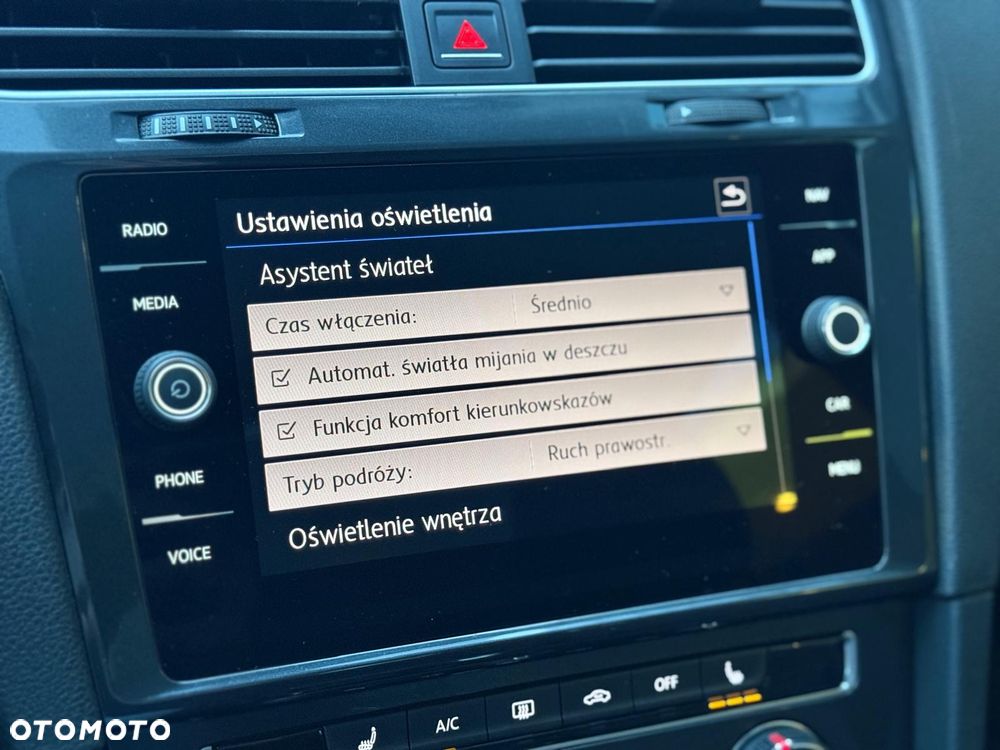 Volkswagen Golf 1.4 TSI BMT Highline DSG - 25