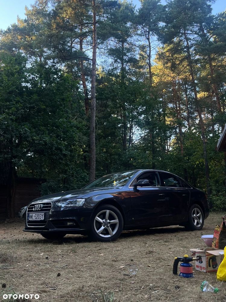 Audi A4 Limousine - 4