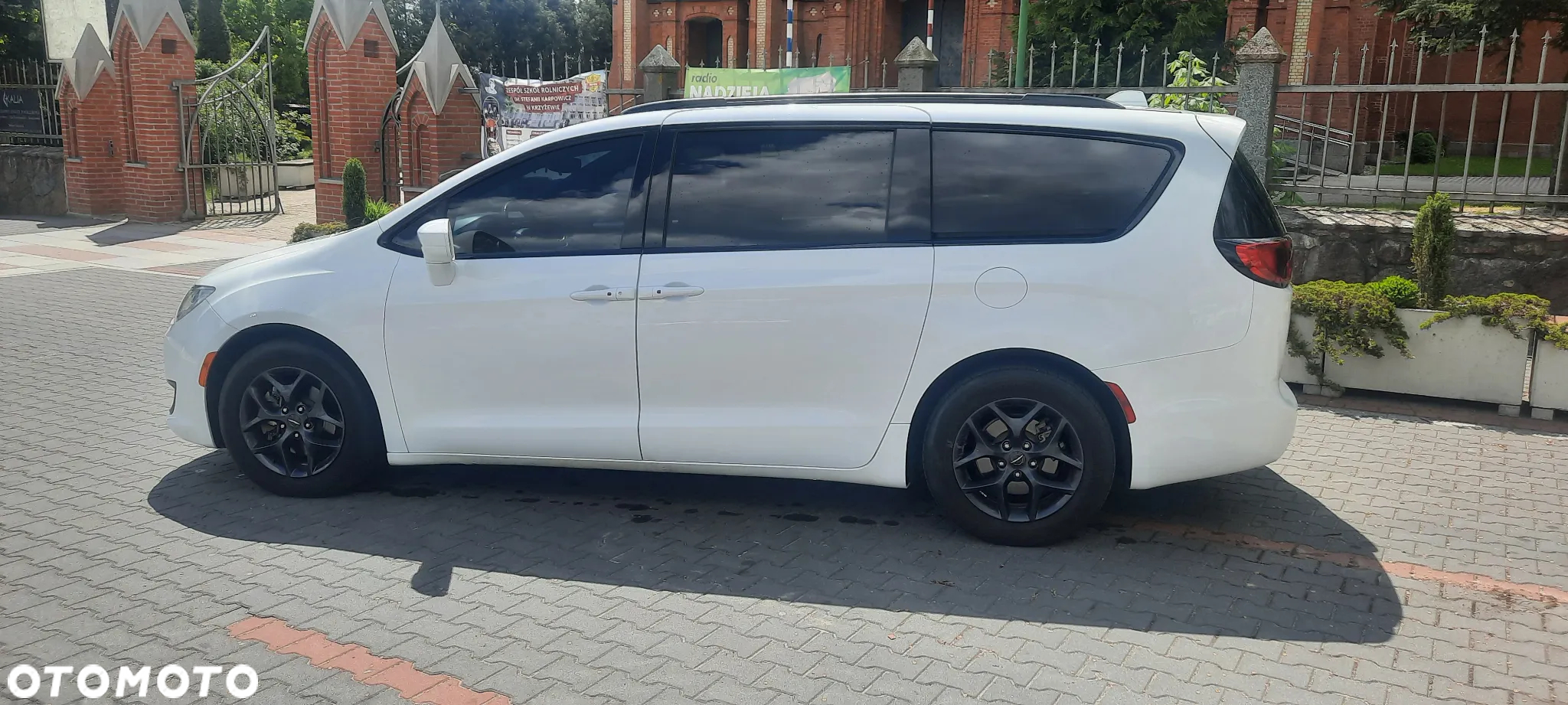 Chrysler Pacifica - 13