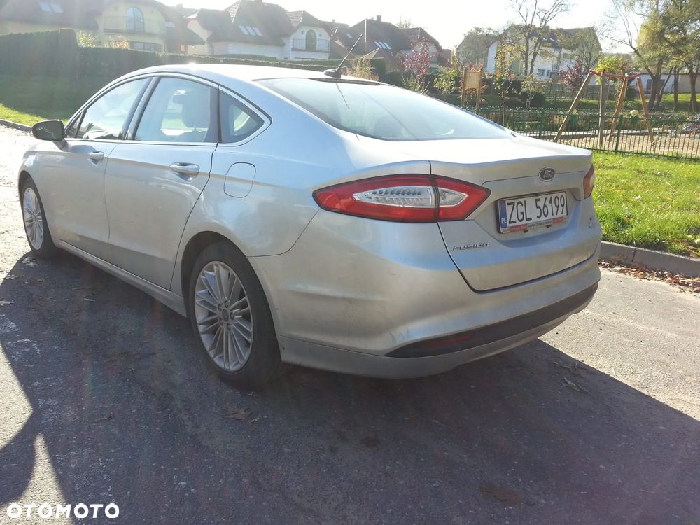 Ford Fusion - 9
