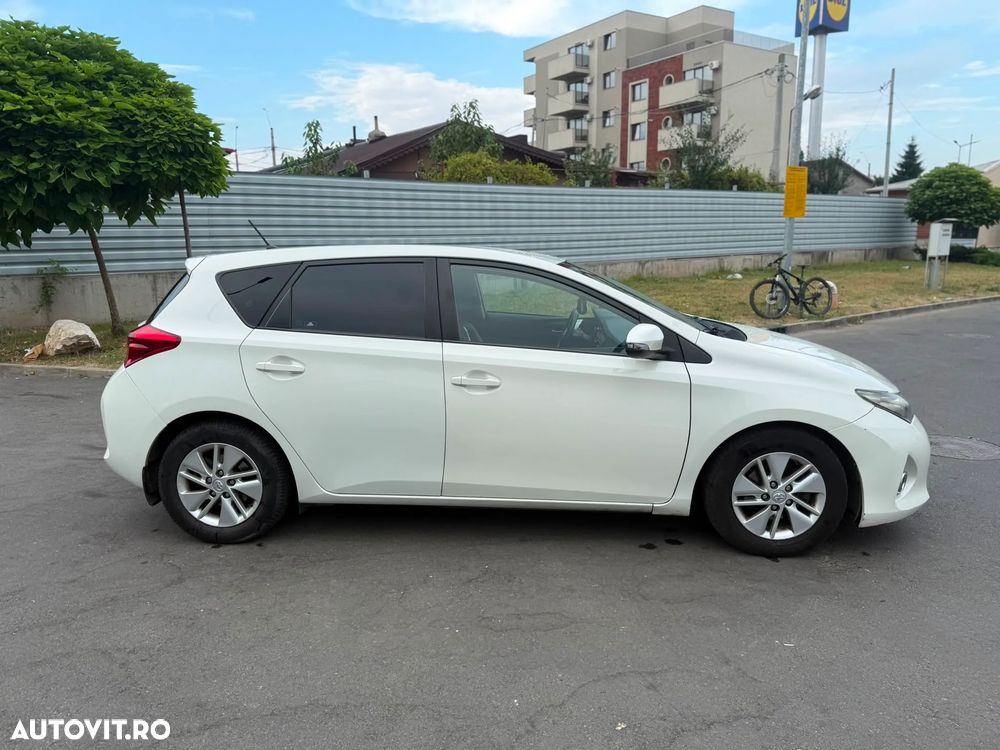 Toyota Auris 1.8 L VVT-i Sol - 6