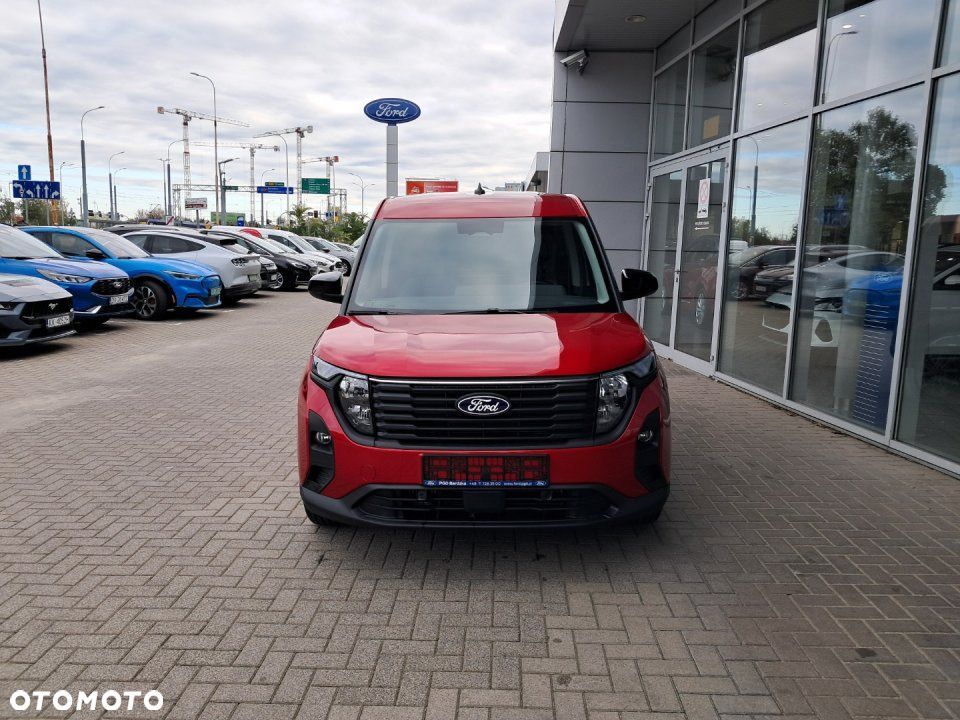 Ford Transit Courier - 12