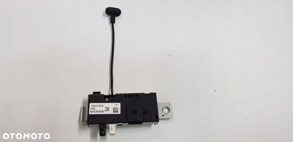 WZMACNIACZ ANTENOWY OPEL INSIGNIA A 13241374 ZK - 1