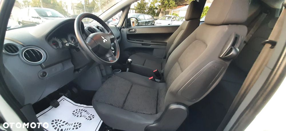 Mitsubishi Colt - 8