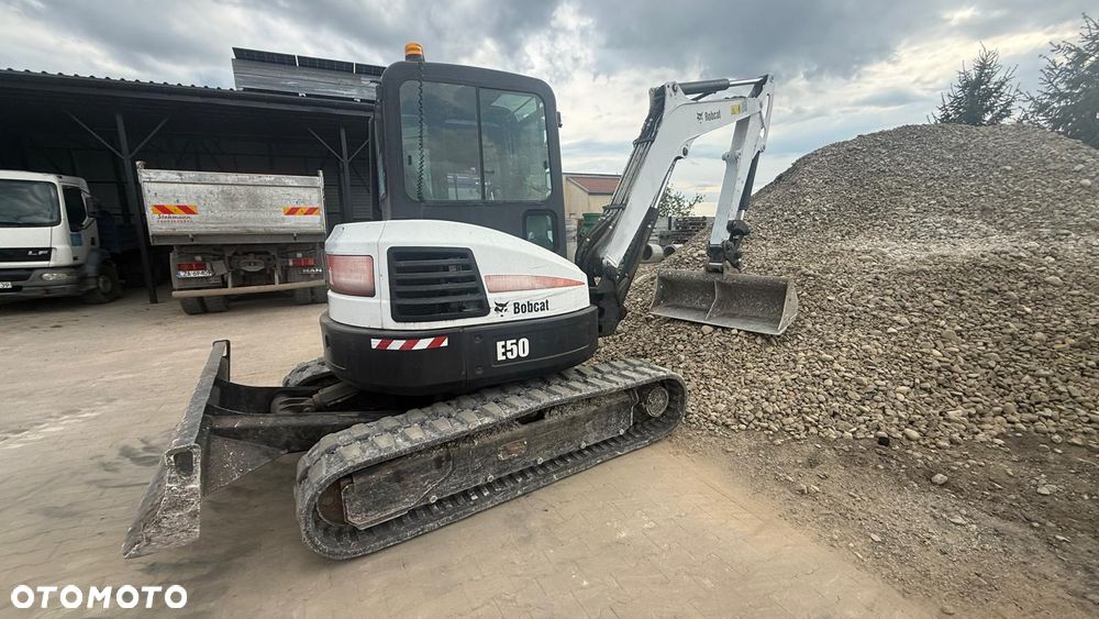Bobcat E50 - 12