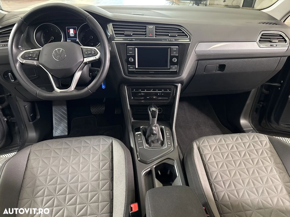 Volkswagen Tiguan - 10