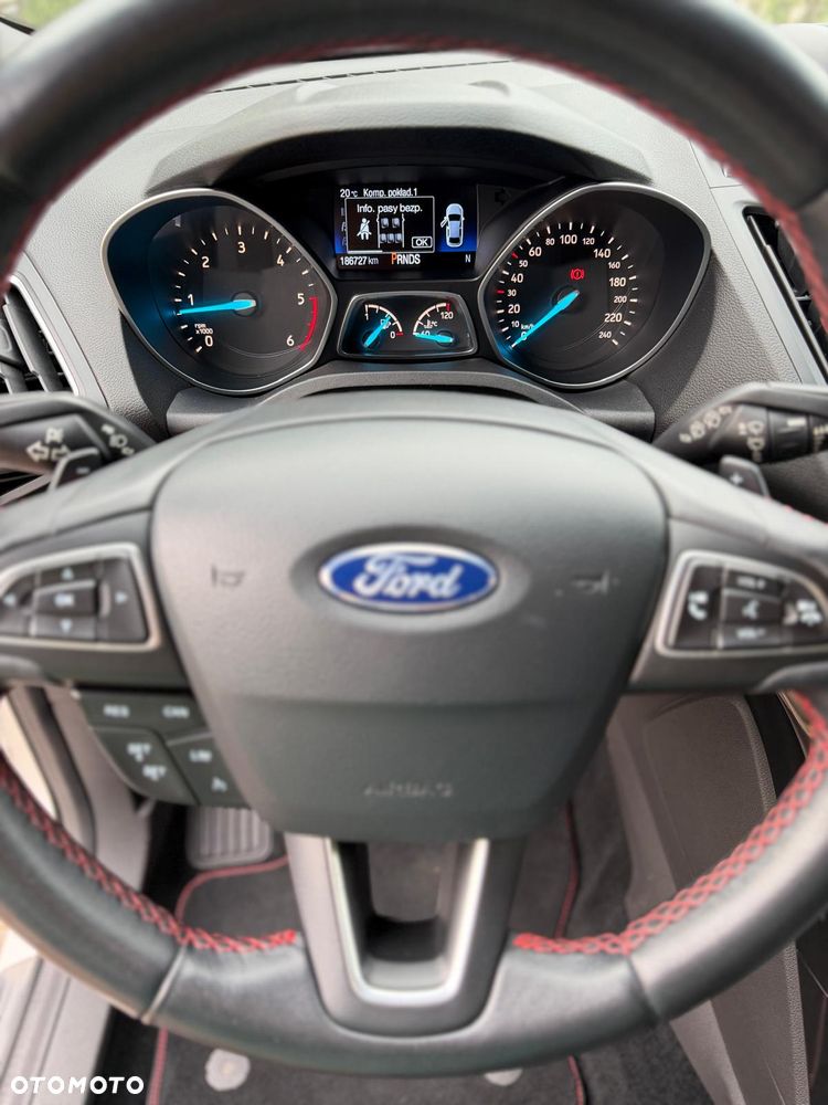 Ford Kuga 2.0 TDCi AWD ST-Line - 5