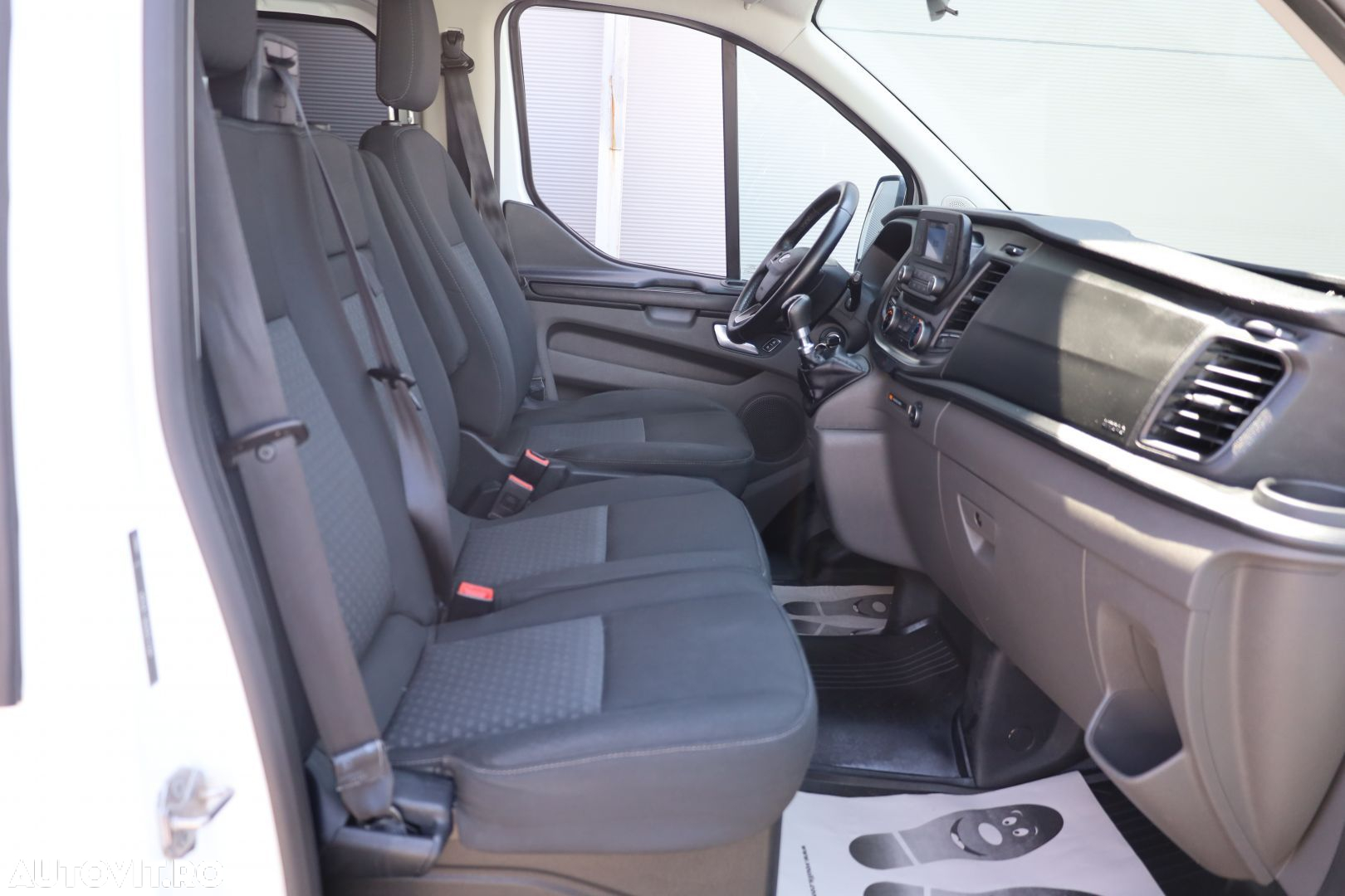 Ford Transit Custom - 13