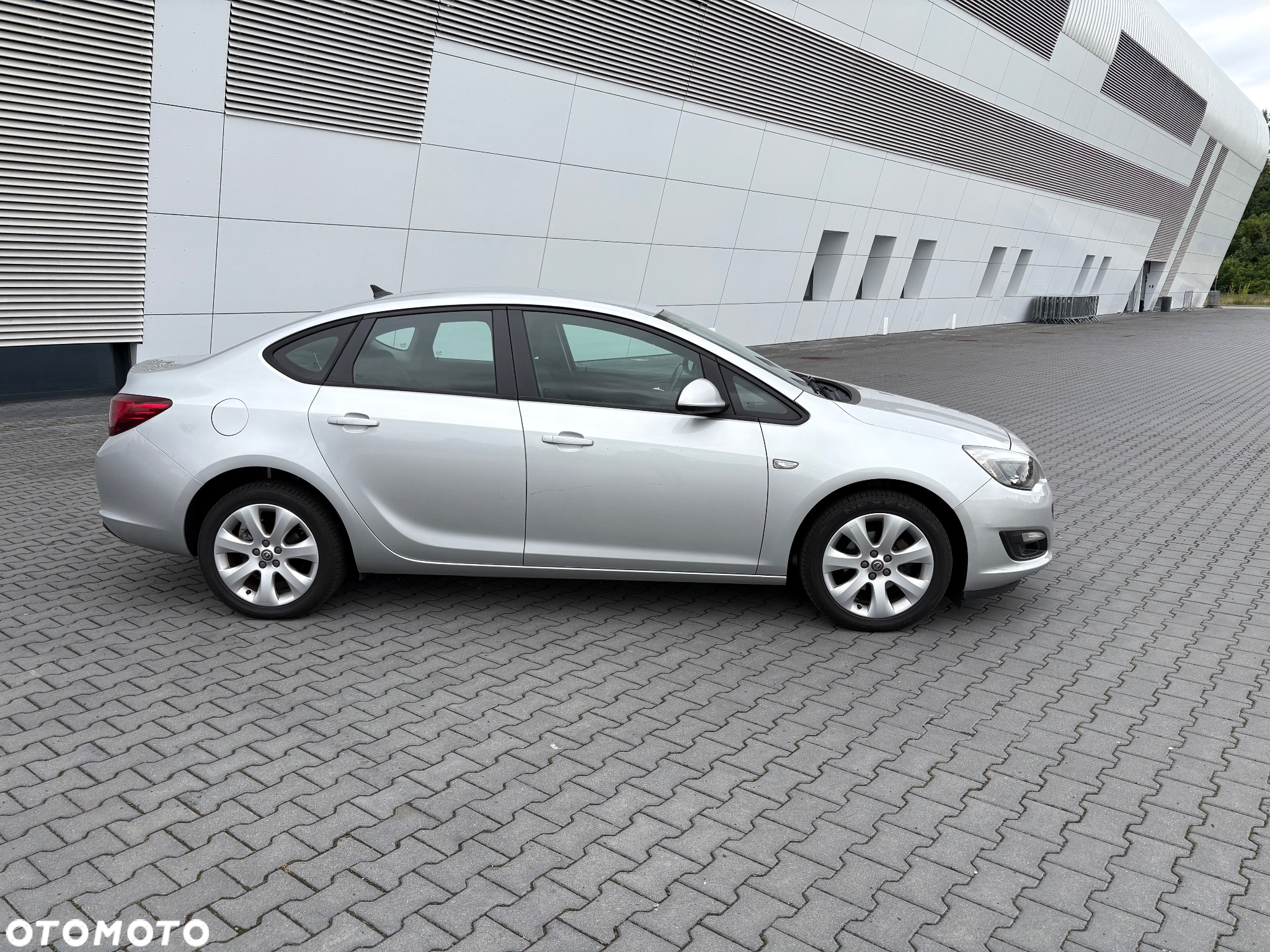Opel Astra IV 1.4 T Business - 8