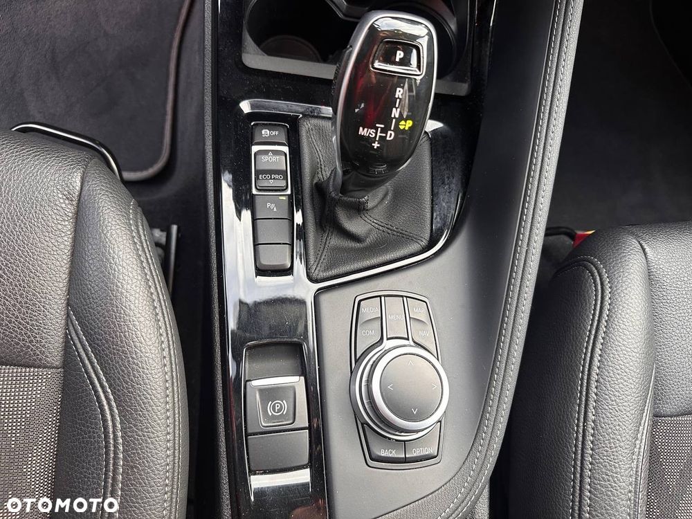 BMW X1 sDrive18i GPF xLine - 10