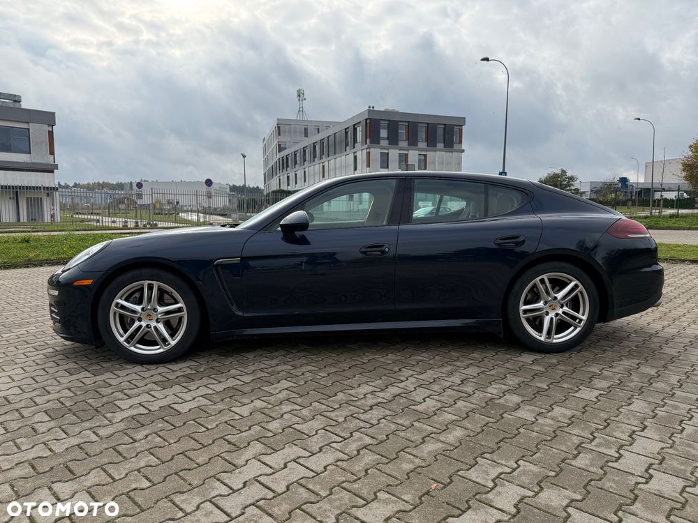 Porsche Panamera 4 PDK - 3