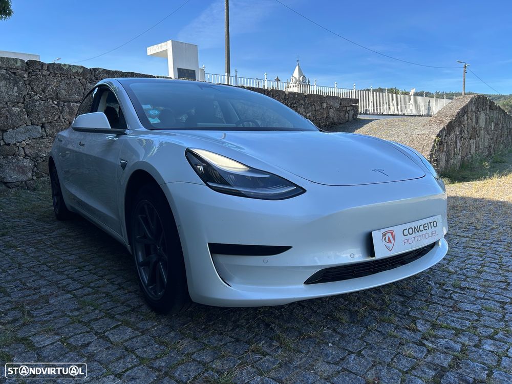 Tesla Model 3 - 4