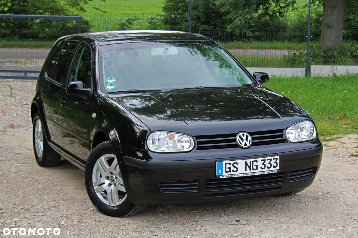 Volkswagen Golf - 1