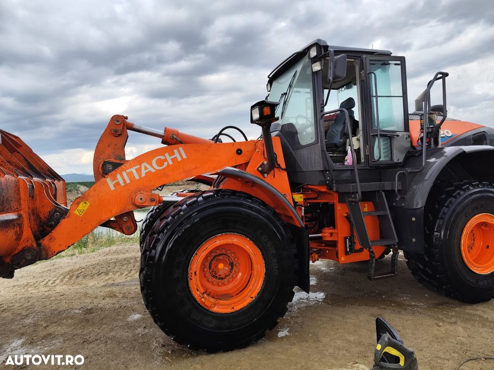 Hitachi ZW220-6 - 7