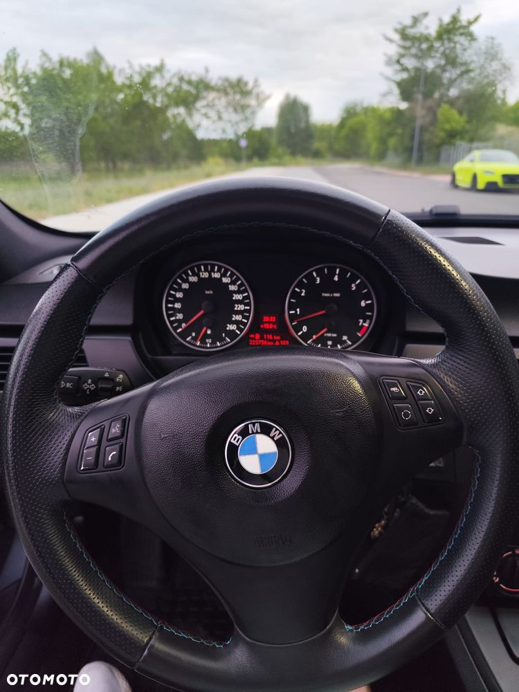 BMW Seria 3 325i - 15