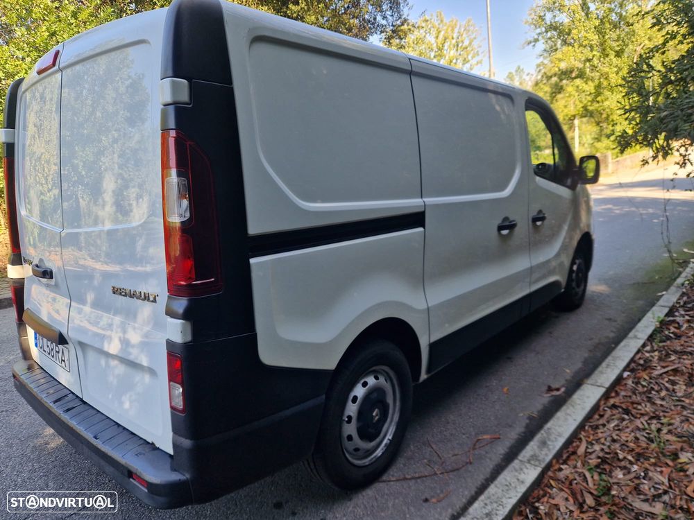 Renault Trafic 2014 photo 3