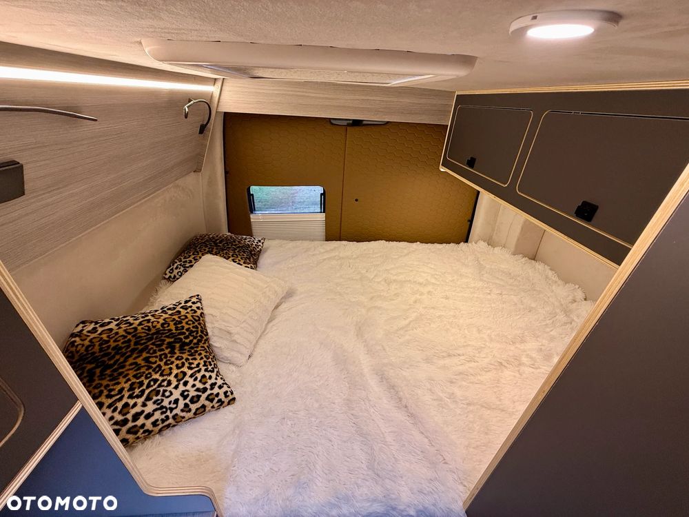 Mercedes-Benz Sprinter - 12