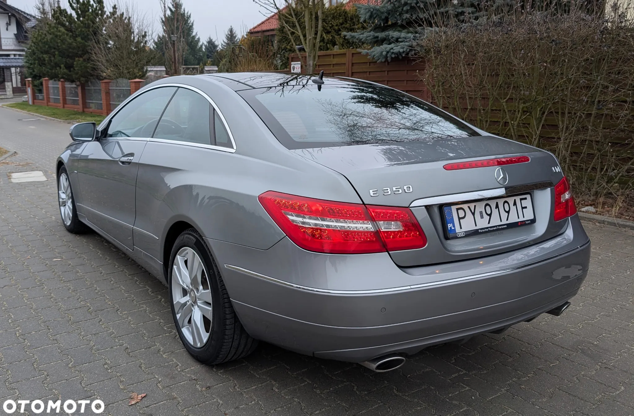 Mercedes-Benz Klasa E 350 CDI DPF Coupe BlueEFFICIENCY 7G-TRONIC Elegance - 4