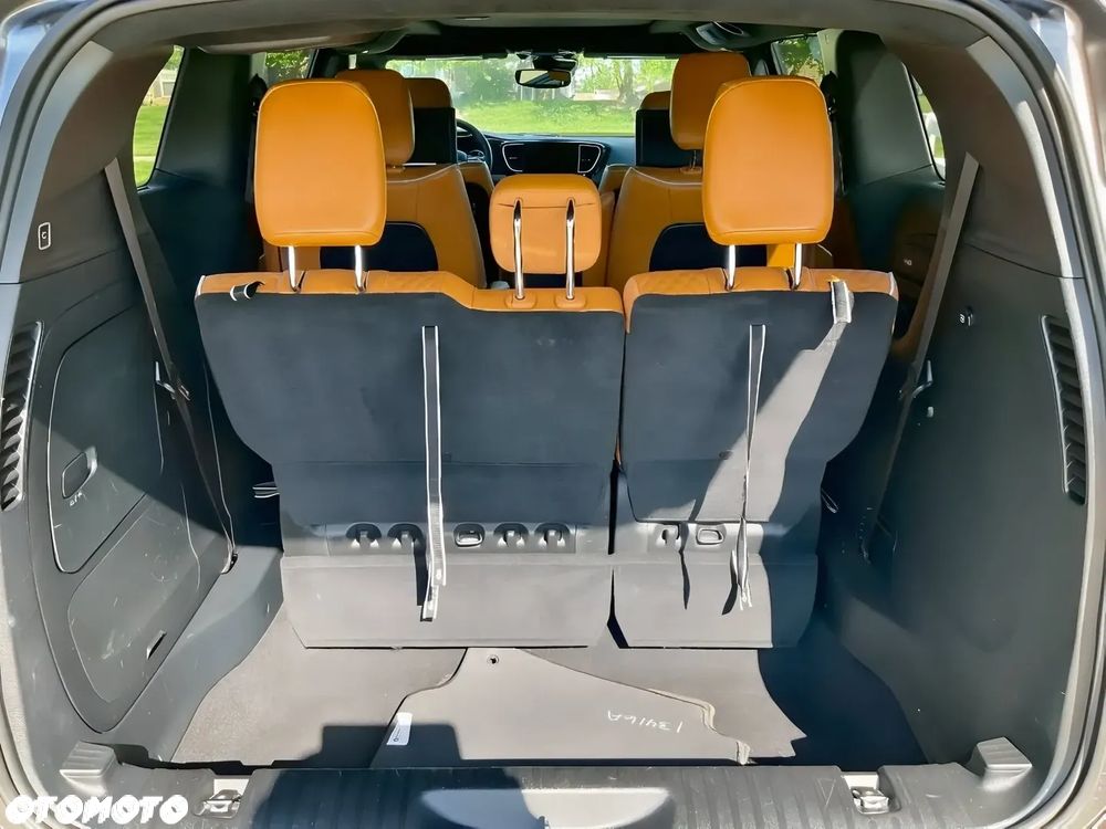 Chrysler Pacifica - 16