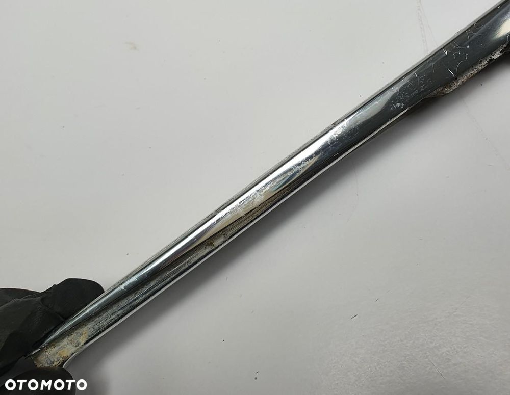 LISTWA OZDOBNA DRZWI LEWY PRZÓD MERCEDES W115 W114 - 6