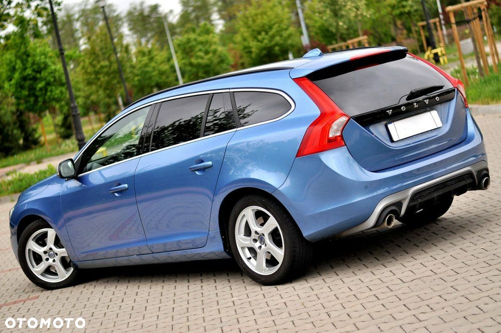 Volvo V60 D3 Drive-E R-Design Momentum - 4