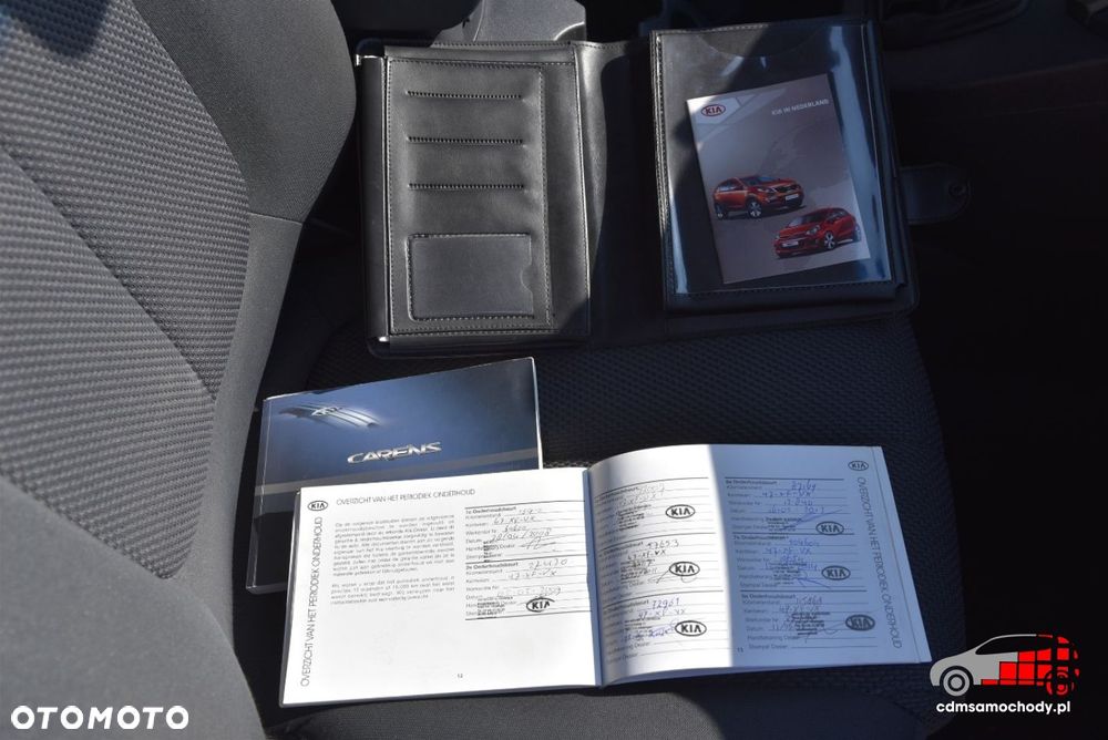 Kia Carens - 23