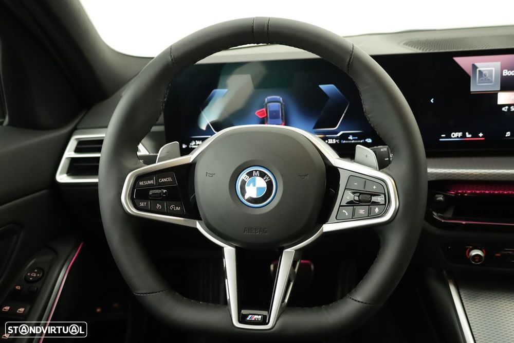 BMW 330 e Edição Desportiva M Auto - 15