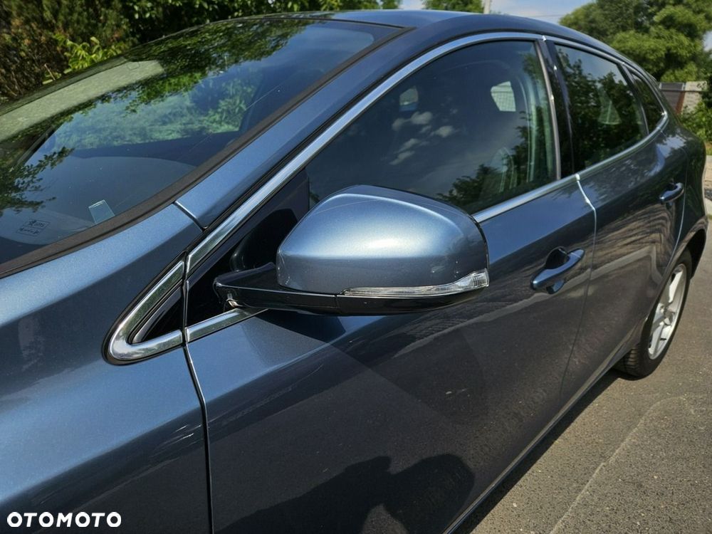 Volvo V40 D2 Momentum - 25