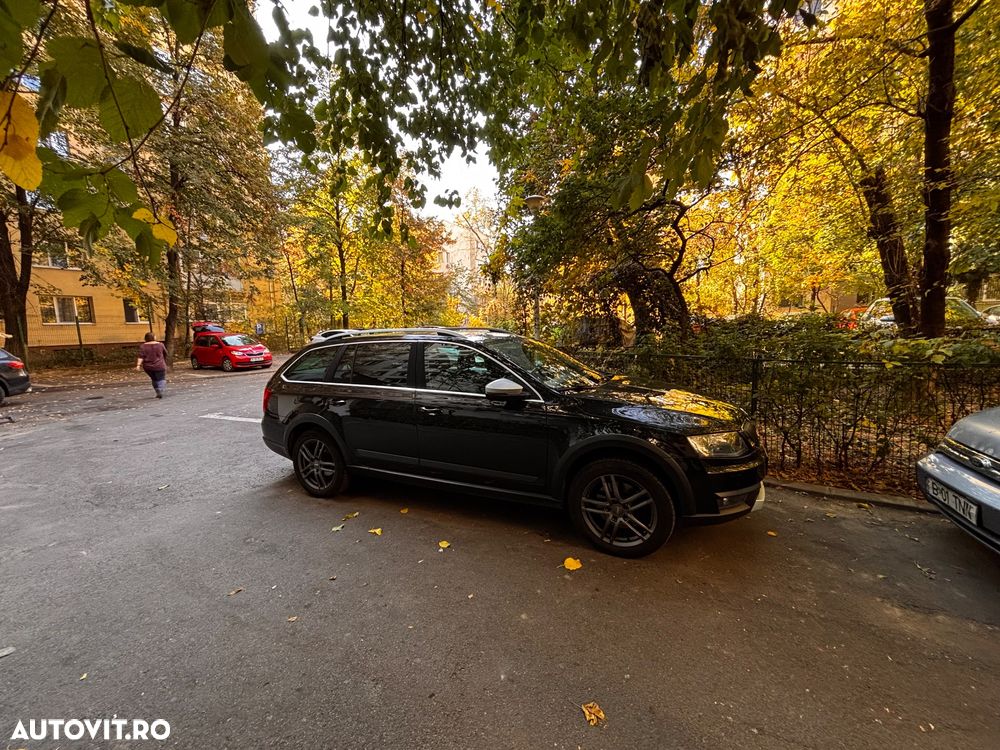 Skoda Octavia 2.0 TDI 4x4 DSG Scout - 1