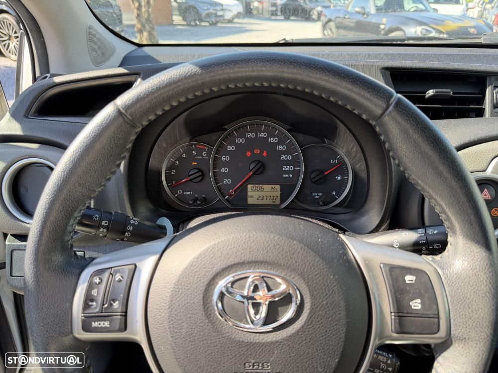 Toyota Yaris 1.4 D-4D Sport +P.Tec. +P.Lu.+TSS - 16