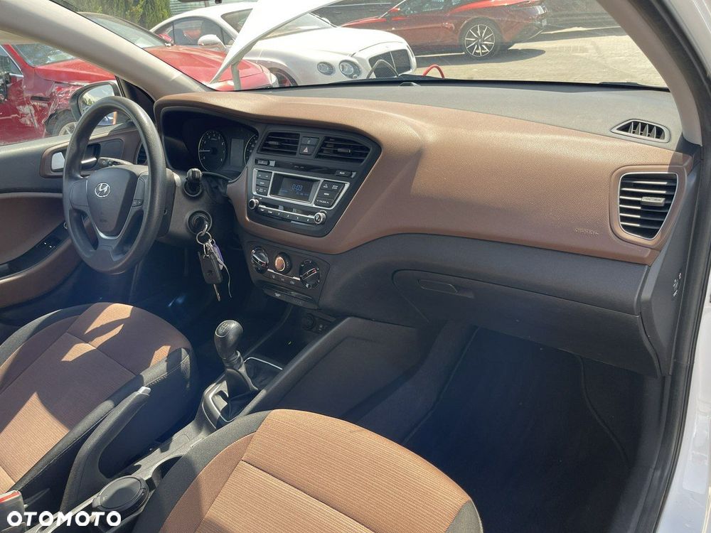Hyundai i20 1.2 Select - 11