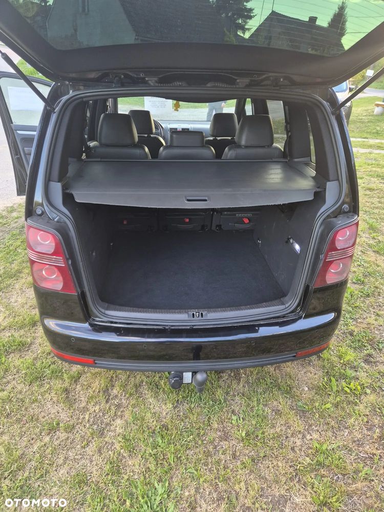 Volkswagen Touran 2.0 TDI DPF Goal - 8
