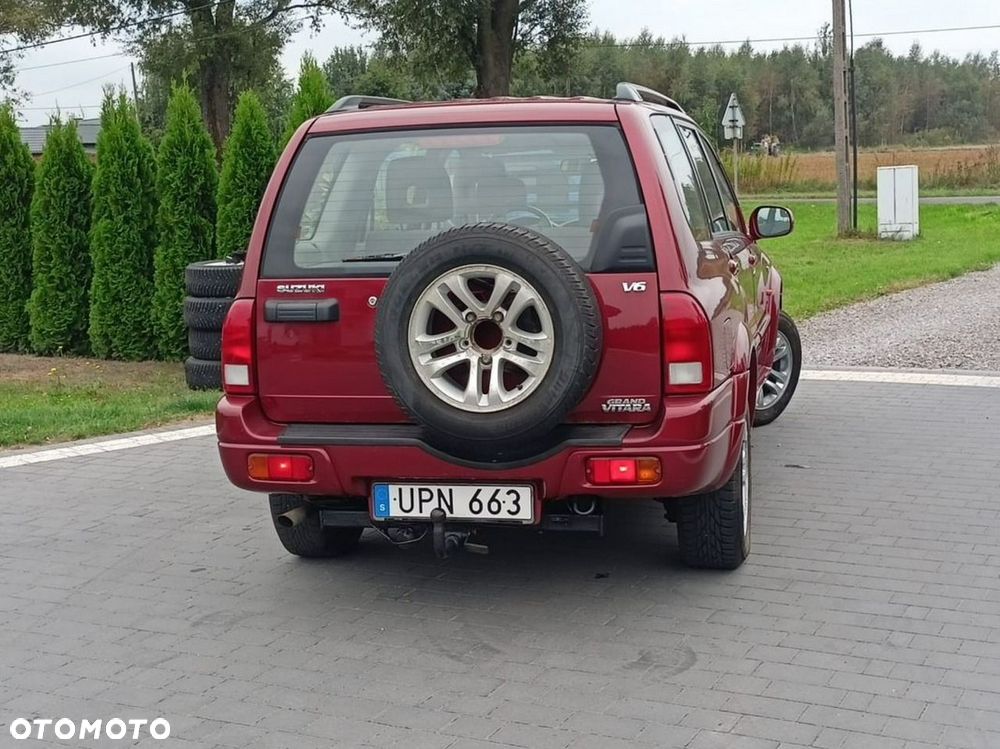 Suzuki XL7 - 10