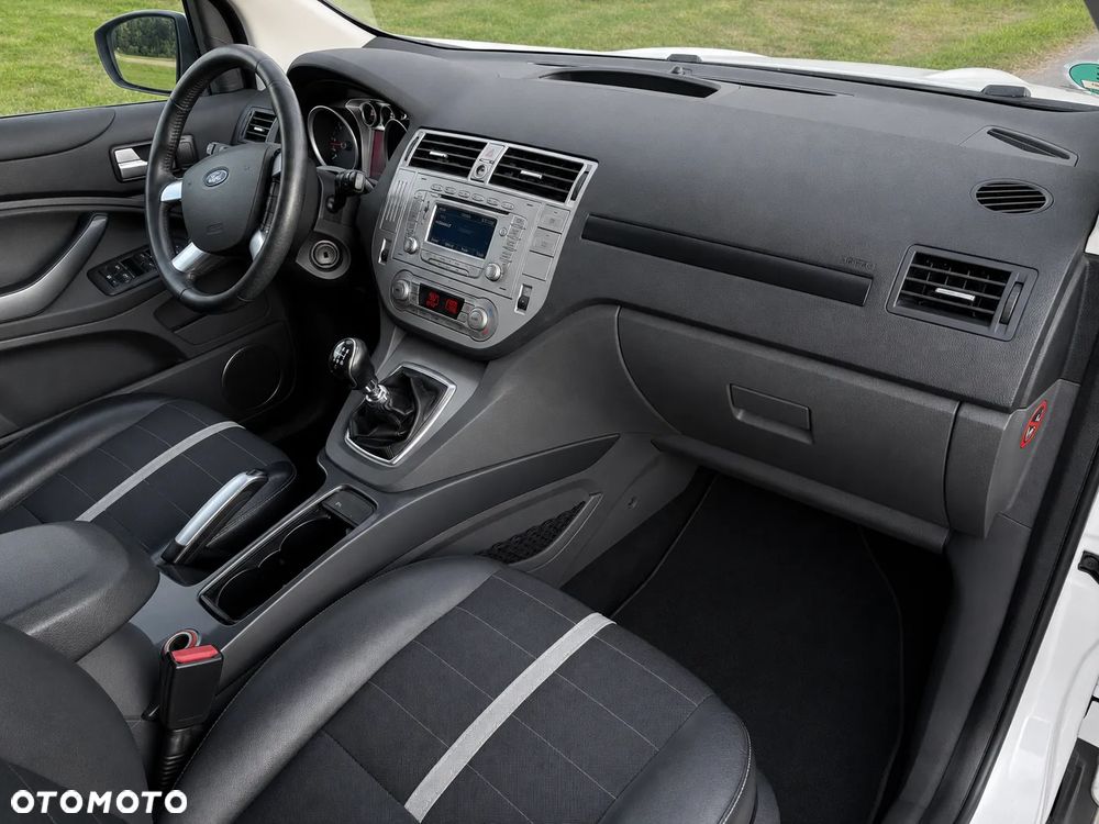 Ford Kuga 2.0 TDCi 4x4 Titanium - 14