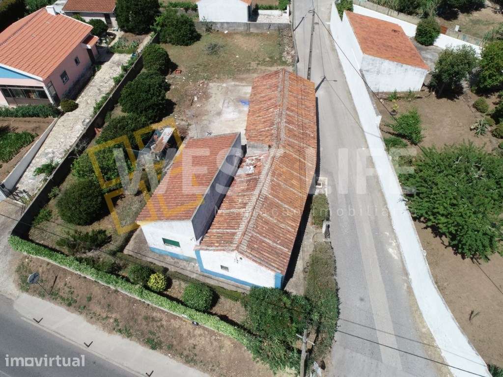 Moradia T2 para Reabilitação em Lote de 675 m² - EXCLUSIVO WEST LIF... - Grande imagem: 2/23