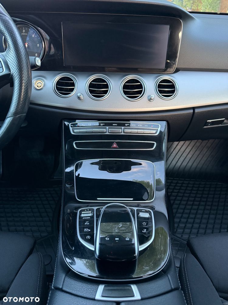 Mercedes-Benz Klasa E 220 d 9G-TRONIC - 11