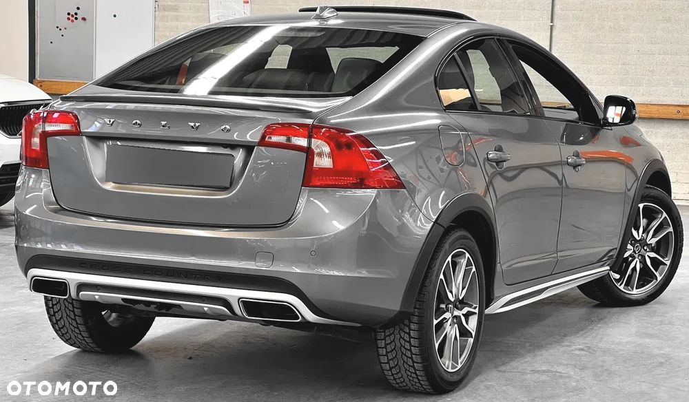 Volvo S60 Cross Country - 2