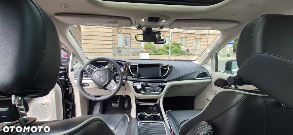 Chrysler Pacifica - 17