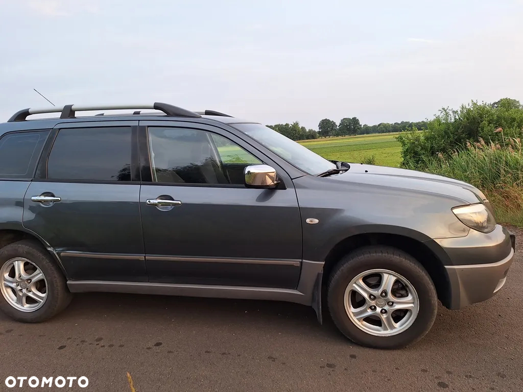 Mitsubishi Outlander 2.0 Comfort 4WD - 11