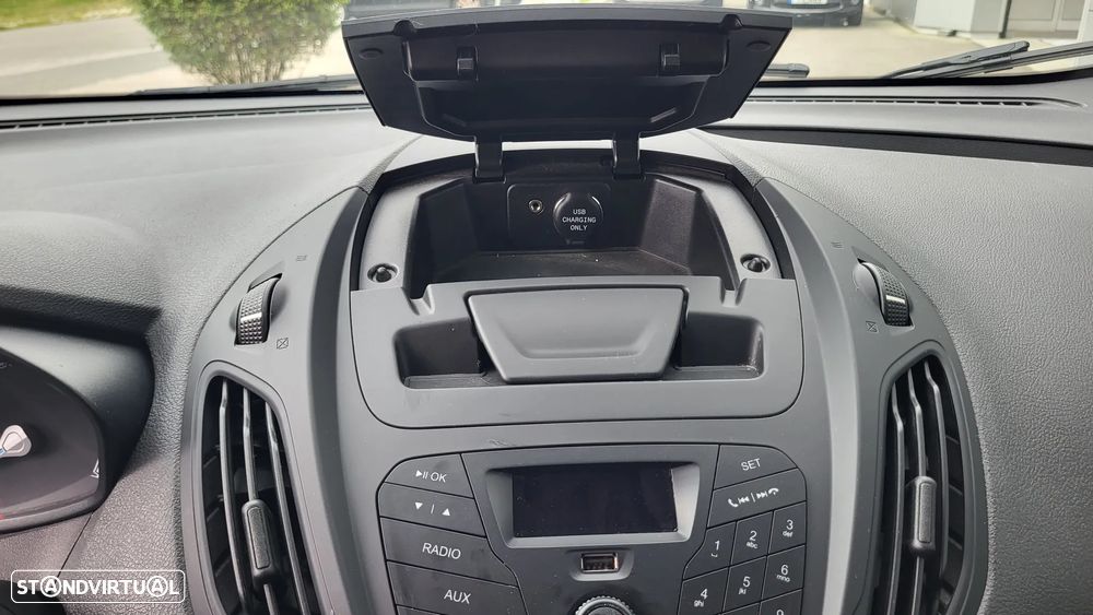 Ford Transit Courier - 10