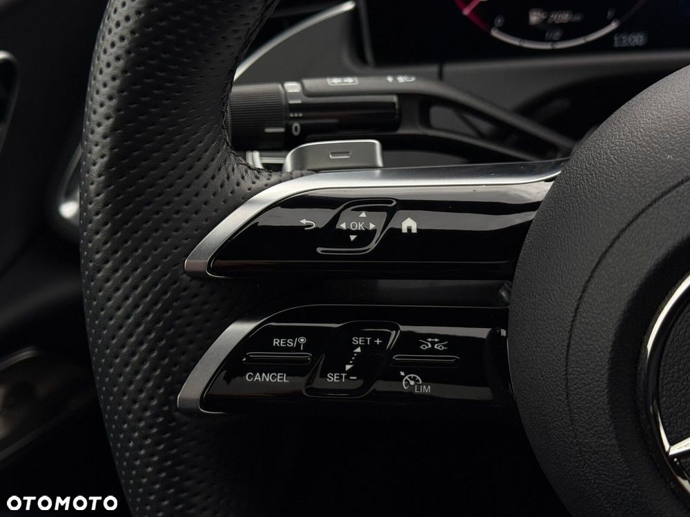 Mercedes-Benz Klasa E 220 d mHEV 4-Matic AMG 9G-Tronic - 19