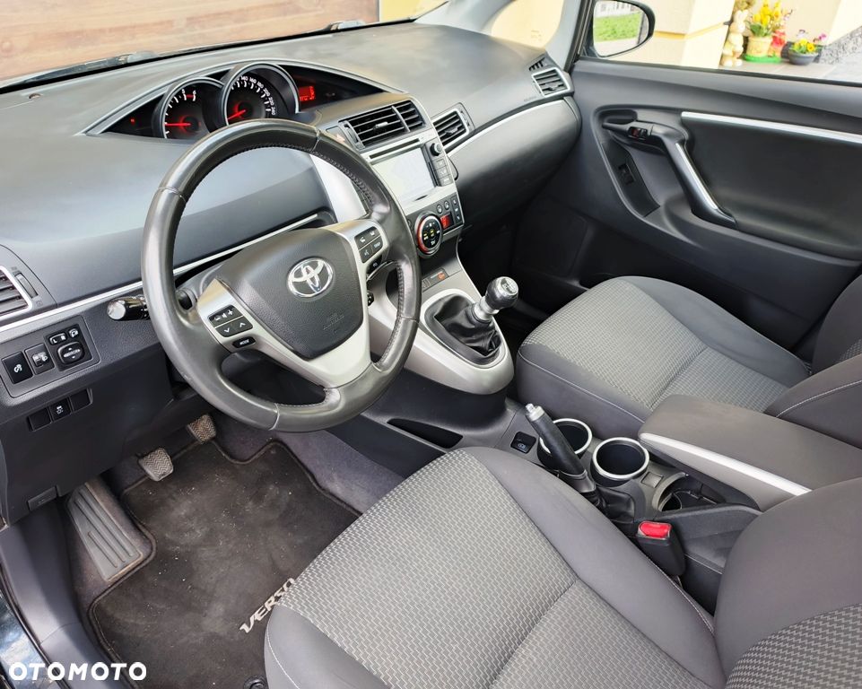 Toyota Verso 1.6 D-4D 5-Sitzer Start/Stop Executive - 16