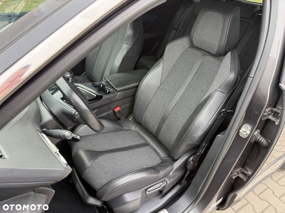 Peugeot 3008 1.2 PureTech GT S&S - 26