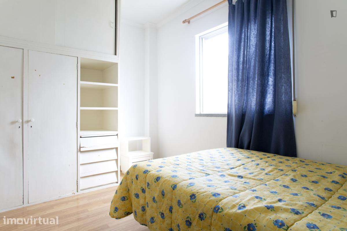 Quarto - localizado em Bela Vista Lisbon - Grande imagem: 3/13