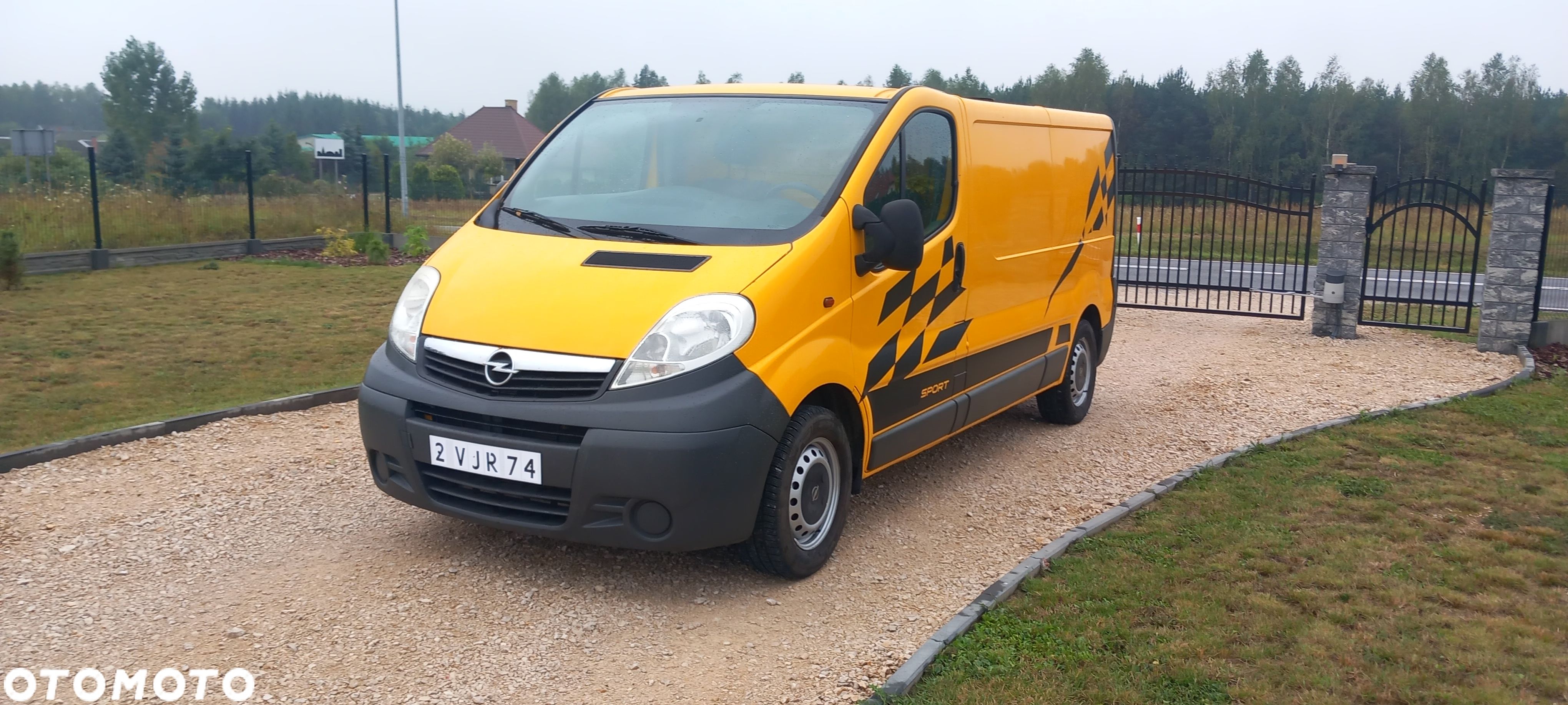 Opel Vivaro - 1